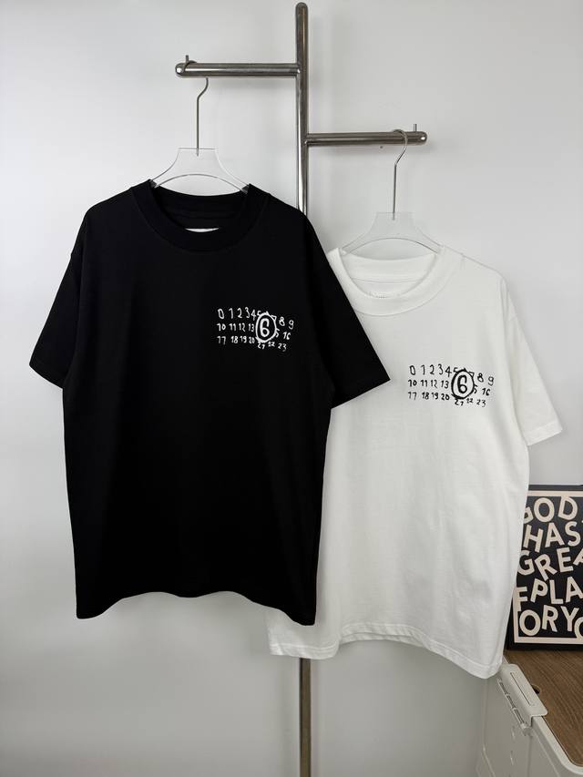 款号X10 Mm6 马吉拉25Ss数字标识印花短袖T恤 早春新款重磅推出280克高密度短袖 经典款个性印花男女同款采用进口定制定染面料上身保暖密度强后领锁链底全