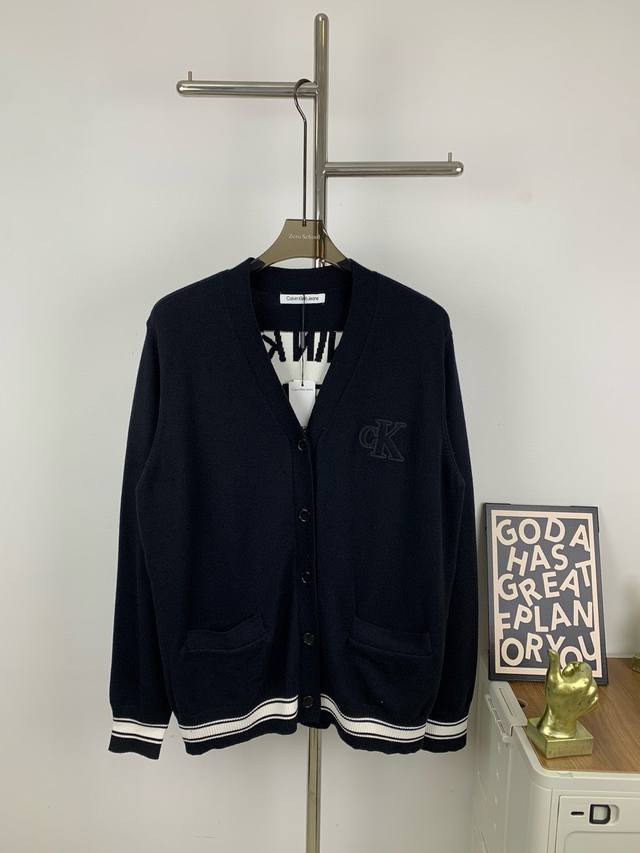 款号G706 黑色 新款Calvin Klein Ck 情侣学院风字母提花V领针织开衫 季节刚需产品推荐！全部易贸公司渠道货，水洗包装俱全高瑞货品成系衣列，极具