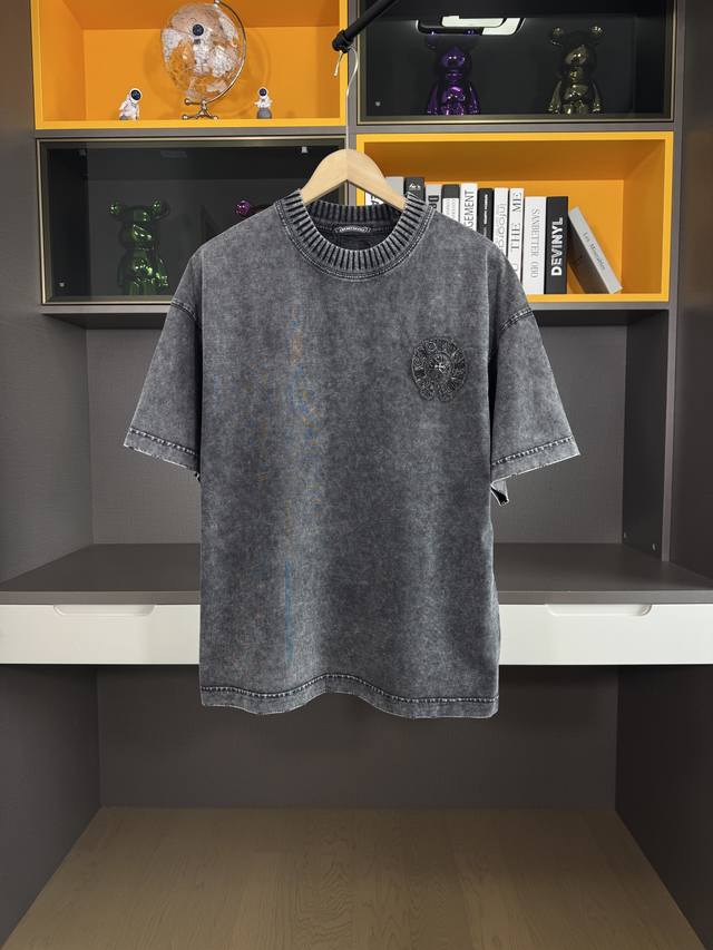 Ch高版本克罗心Chrome Hearts 2025春夏新款马蹄十字印花水洗贴布绣短袖T恤，面料：26支双纱 320克重，重洗水炒色+吊染 印花工艺：贴布绣工艺