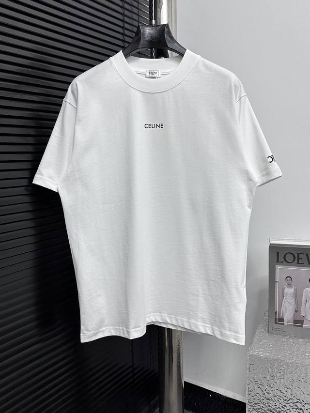 Celine 赛琳字母Logo印花情侣款短袖T恤 采用高成本280克双股双纱纯棉面料 厚实挺阔 立体Os剪裁版型 时尚百搭 网红同款 匠心款 简约中透漏着时尚的