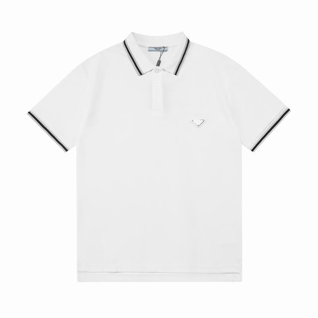 Prada 普拉达 2025新款 定制拼色扁机领 三角皮章Logo 男女同款 休闲Polo衫 定制珠地面料 领标吊牌主唛三标齐全 颜色：白色 尺码：S M L