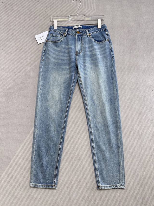 Dh迪奥25Ss夏季新款牛仔裤 高端系列 重工洗水 颜色超级好看 小直筒设计 版型超正 裤腿磨白工艺 后口袋印花 时尚百搭 码数：29，30，31，32，33，