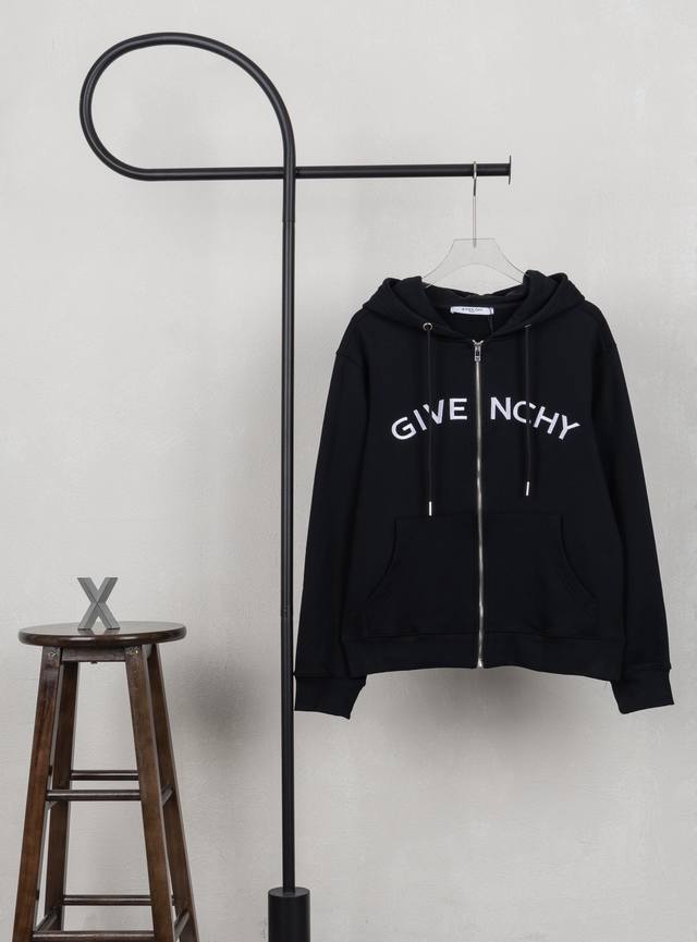 款号Xb064 Givenchy 纪梵希胸前帽子字母刺绣连帽拉链卫衣 面料采用400克毛圈高克重95棉5氢纶1×1双纱洗一辈子都不会变形的 男女同款 官网细节一