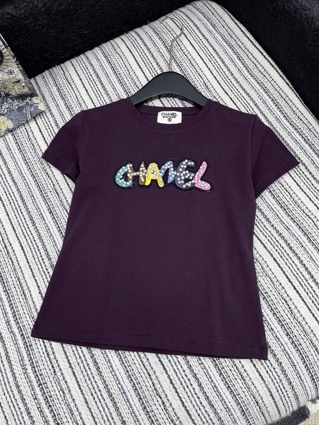 爆款现货 原单品质 Chan*｜25中古系列手工订珠短袖T恤 精致版型上身巨显瘦！ 定制手工 精品设计 低调奢华！ 时髦精必备单品解锁所有穿搭！ 认准我家品质！