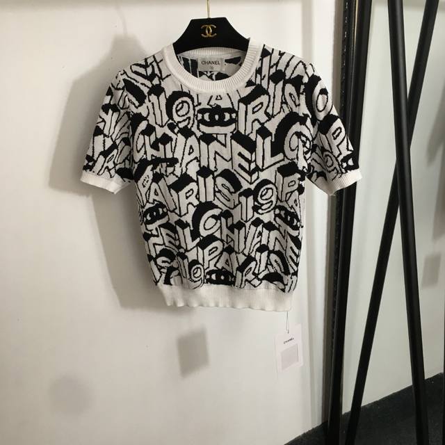 款号20251694 Chane*新款 不规则Logo字母提花套头短袖针织衫 上衣，白色，桃红色，黑色，36 38 40， 38码；肩宽37，胸围82，袖长23
