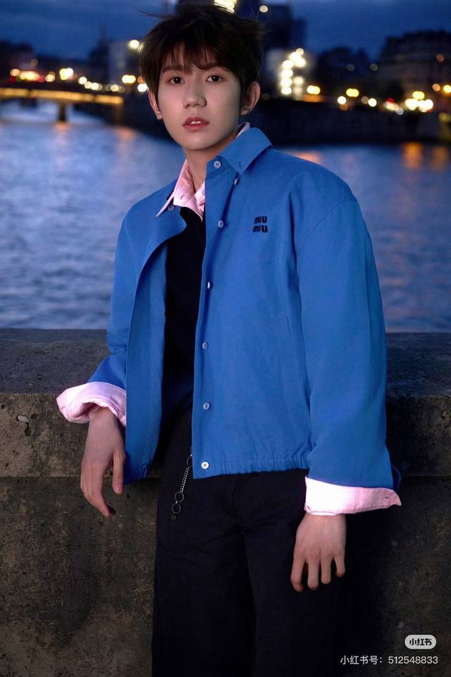 Miumi* 新款长袖衬衫 字母绣花装饰 经典版型 两色三码Sml