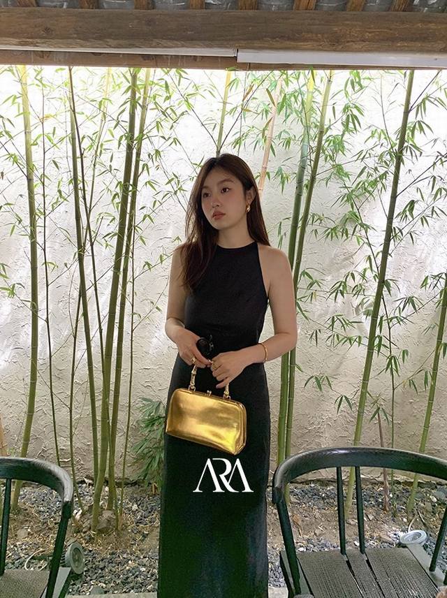 轻奢御姐范100%亚麻长裙 清凉夏日，曼妙身姿 立体削肩分割无袖版型，独特裁剪结构设计，简约有型，即日常通勤，又可度假出街轻松拿捏 灰色 黑色 Smlxl