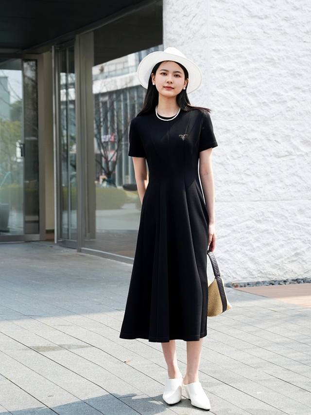 Miu&Miu简约俩色爆款高定成衣 优雅双C腰夏季新款女装法式收腰A字气质短袖显瘦显高时尚中长款大摆连衣裙，面料：240G天丝罗马；两色 黑色、米白 四码Sml