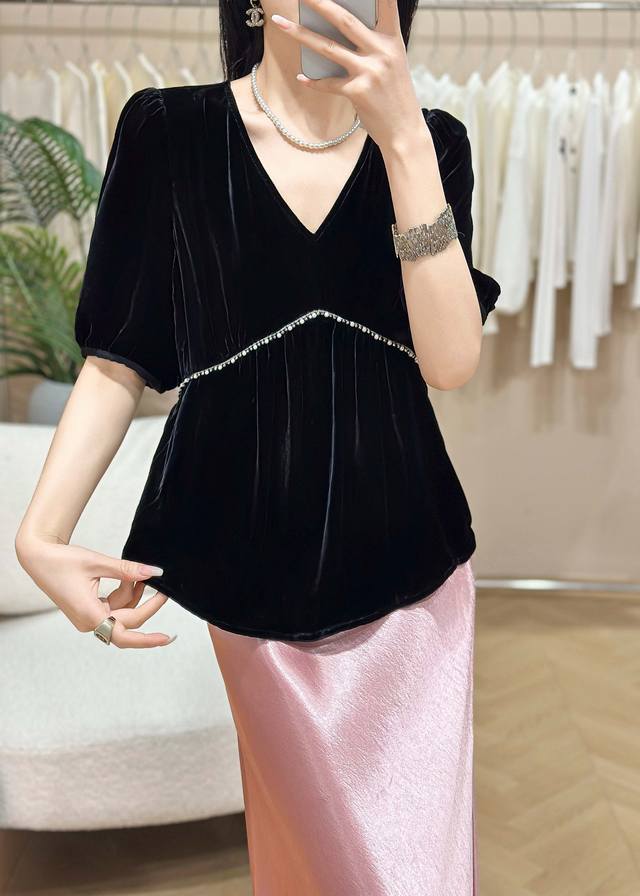 新款 高固真丝丝绒V领钉珠上衣 码数~S~2Xl