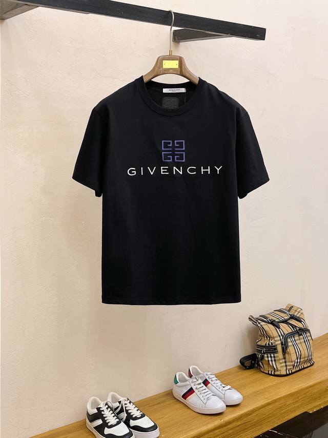 市场有仿版认准工艺和面料 25Ss纪家纯棉最新面料 最高版本 胸前Giv字母重工刺绣工艺经典标识图案Logo时尚简约潮流短袖，最顶级的品质专柜原单短袖，顶级制作