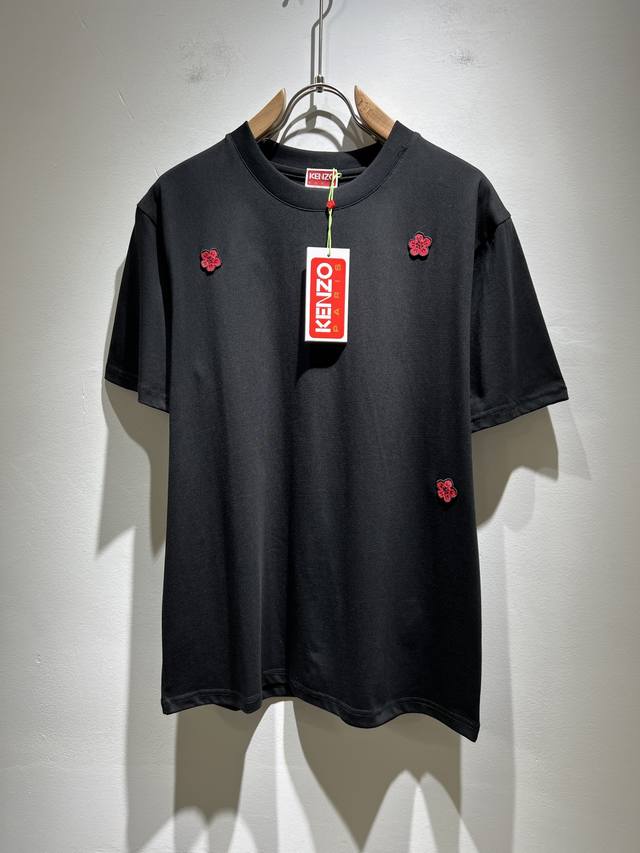 Kenz*高田*三 2025春夏新品男女同款短袖T恤，传承经典著作改良后的新品更加的具有立体感官，胸前字母Logo图案刺绣设计！代表着虎虎生威，富富有余！虎年必