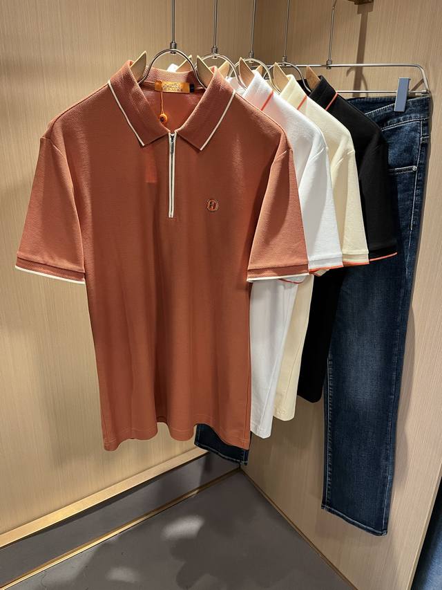 Her*Mes爱*仕2025春夏新款男士短袖Polo衫，全新升级百搭基础款，低调奢华，品格之选！甄选优质精选珠地棉打造而成，吸湿性好，舒适透气，享受轻薄轻松自在