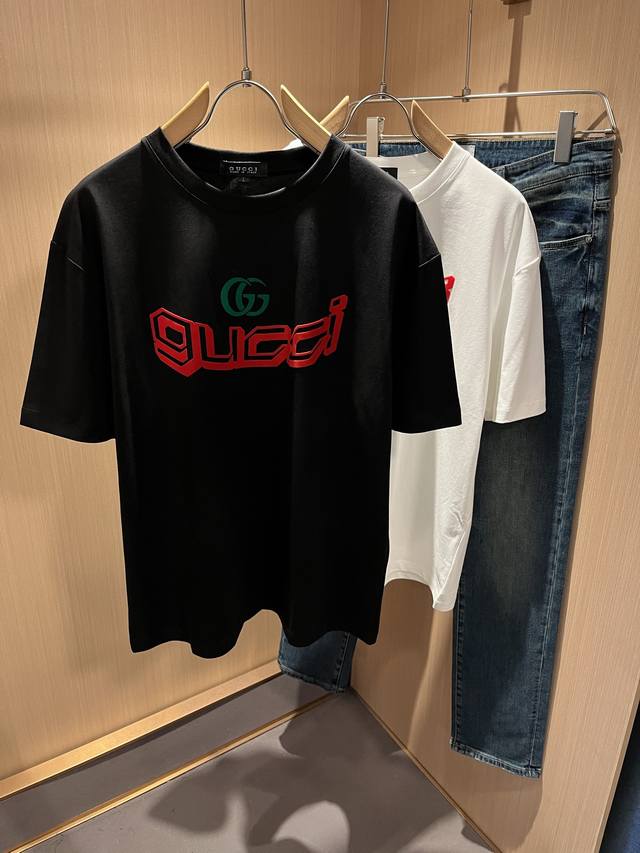 Gucc*古家 2025春夏新款男女同情侣款休闲宽松棉质圆领短袖T恤衫！贸易公司渠道稀出，同步官网发售 ！ 2025春夏最新系列，经典时尚设计元素，为全新系列注