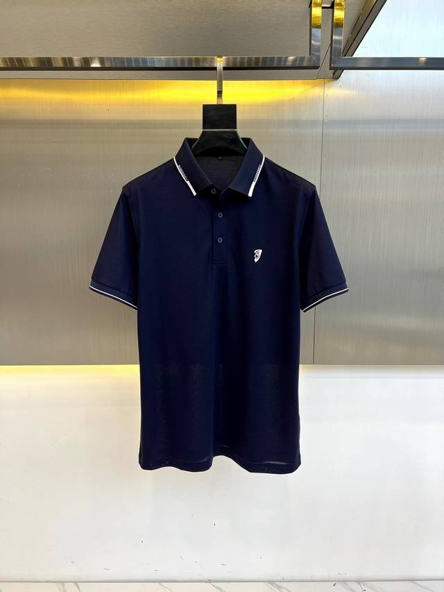 Bur巴宝莉、2025S夏季新品，设计时尚翻领战马Polo衫，客供进口顶级100%驻地丝光棉制成，面料质地轻薄，具有优越的防皱性与耐久性，着穿冰丝爽滑，如皮肤衣