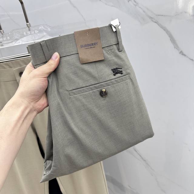 Burberry 巴宝莉 2025春夏新品休闲裤西裤，官网同步发售，裤身工艺设计，进口客供辅料、面料定制，代工厂P出品免检！每个细节做到极致，原版五金配件，潮范