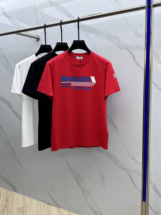Moncler 蒙口 2025春夏新款D家印花短袖，高版本，专柜同步！很有辨识度，超级有质感！叠穿打底就很有博主范儿了 ，低调有品位 ，原版面料 ，丝光棉面料，