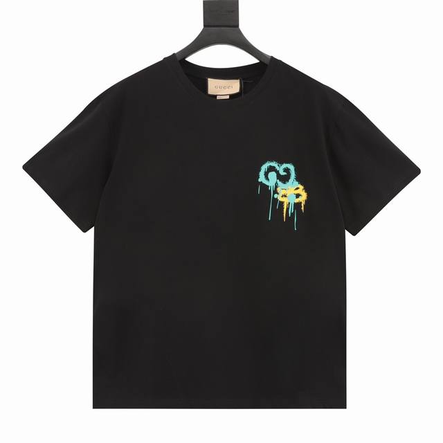 Balenciaga 巴黎世家走秀涂鸦短袖半袖T恤情侣款 面料采用260G 双纱纯棉，做工规整，纹路清晰，穿着舒适！ 宽松版型男女都能驾驭品质随意对比自留主推墙