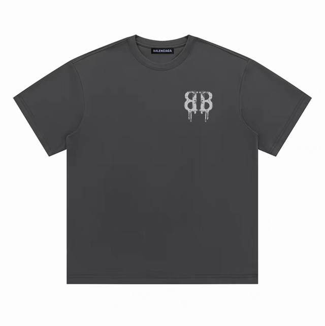 Balenciaga巴黎世家Bb侵蚀短袖半袖T恤 采用230G双纱100%精梳纯棉面料 螺纹定织定染无色差！采用过肩拉条工艺，百洗不变形！ -采用高端印花，百洗
