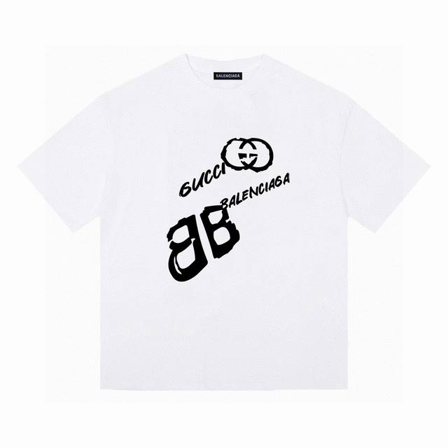 Balenciaga X Gucci 巴黎世家联名古驰短袖半袖T恤 采用230G双纱100%精梳纯棉面料 螺纹定织定染无色差！采用过肩拉条工艺，百洗不变形！ -