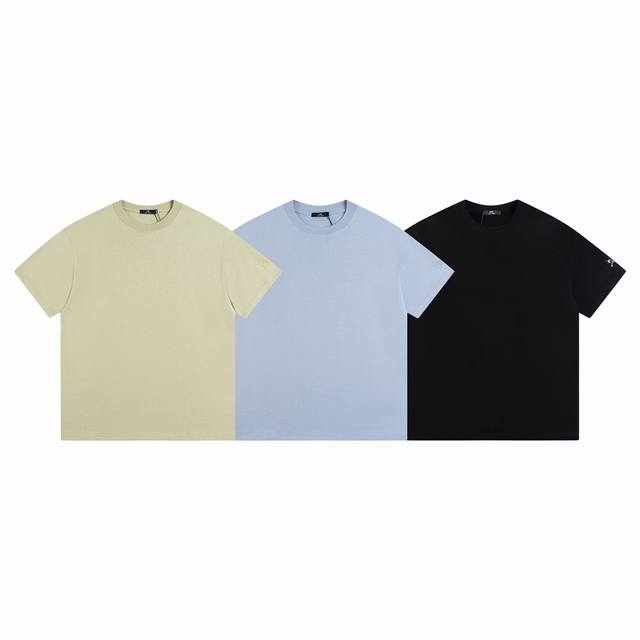 Arc’Teryx 始祖鸟袖口小鸟刺绣夏新款休闲短袖T恤 熟悉的爆款配方！特供线上和柜子的货！始祖鸟今年你必备的一款单品！ 通过老关系 搞到了这批货，连夜拉回，