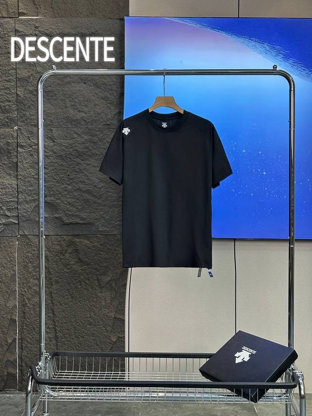 Descente 迪桑特夏季新款速干 功能款短袖T恤 官网同款面料，瞬吸汗滴，极速扩散蒸发，并且单向导湿，清香+防蚊+防晒+吸湿+舒爽+抗皱 自带苹果香可高达水