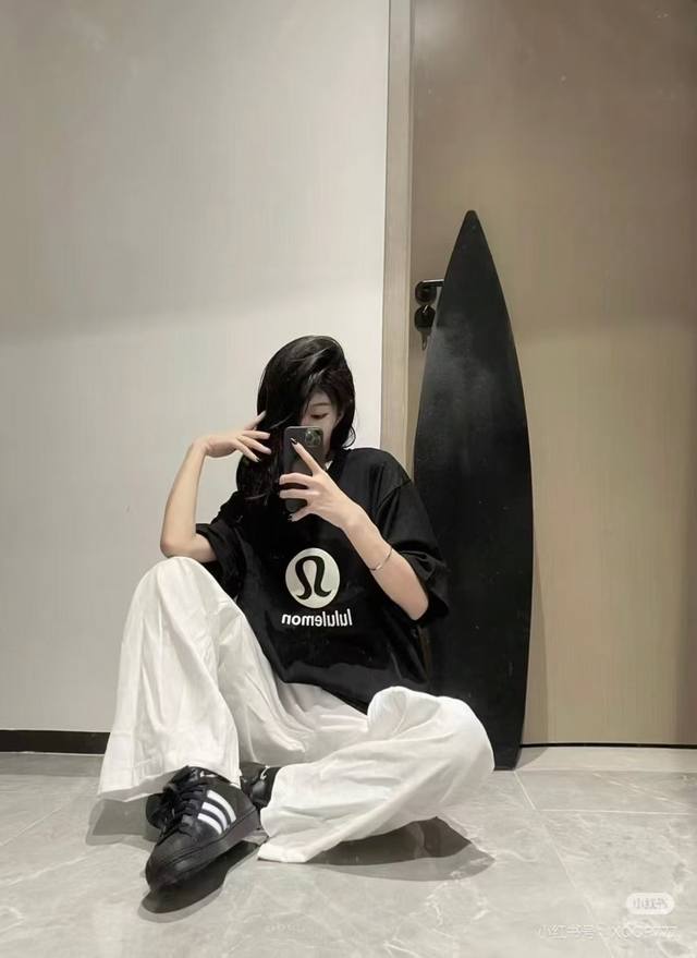 上新 Lululemon露露经典基础款胸前字母Logo情侣款短袖T恤，男女同款，你值得拥有绝佳夏季穿搭必备单品 经典百搭永不过时系列，男女同款 情侣可搭 甄选纯
