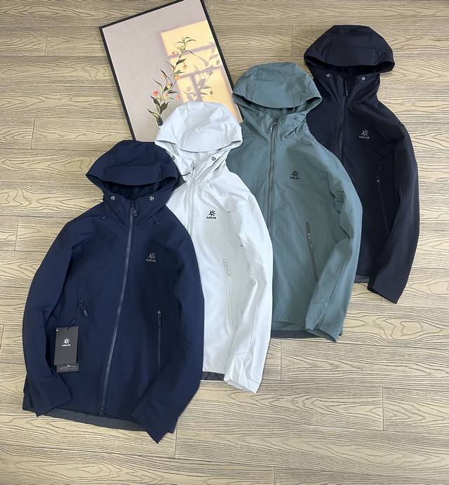 凯乐石M8 连帽软壳外套 最新男女同款 用途:徒步 山地生活 材质:54%锦纶36%聚酯纤维10%氨纶版型:合体版 功能特点: 专为徒步及山地生活设计，兼具防风