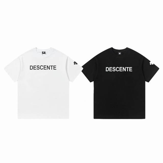 Descente 迪桑特专柜经典款全拼字母 Logo 印花袖标情侣圆领休闲短袖-原单版本 Color：白色 黑色 Size：S M L Xl Number：25
