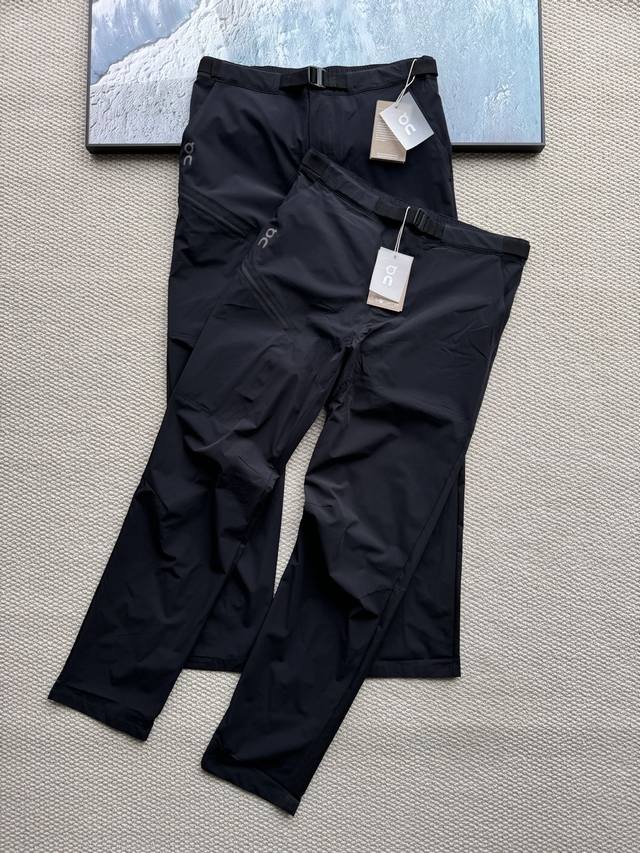 On昂跑Trek pants 2新一代男款轻量速干长裤 适合各种活动穿着，多维度细节拼接 打造全方位户外运动日常休闲都市通勤的全场景穿着需求。 轻薄高效透气散热