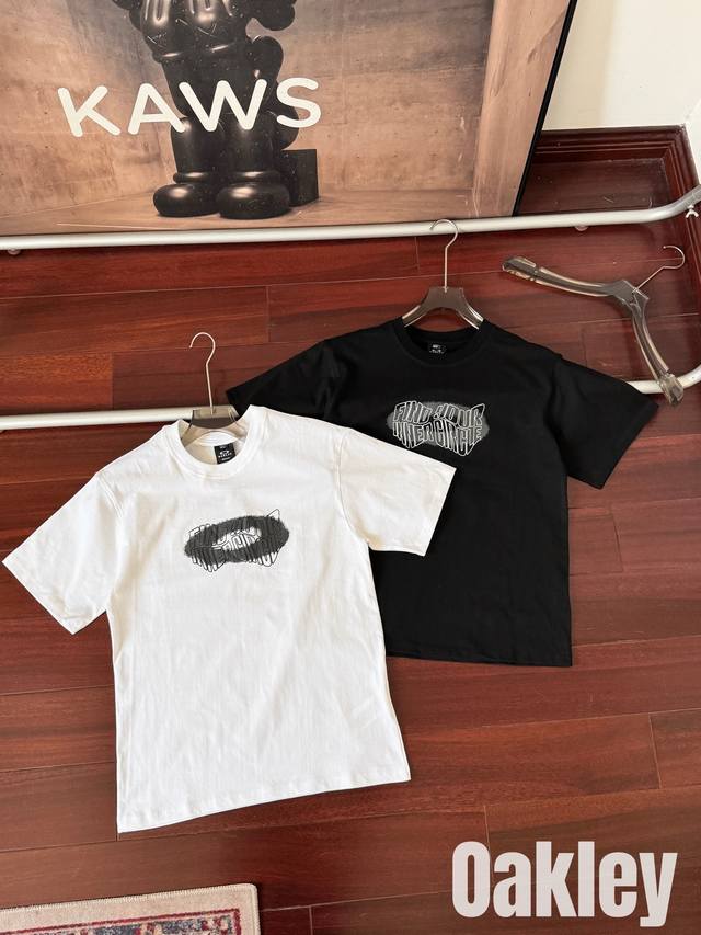 顶级版本 Oakley欧克利 Ss25新款 天使晕染Logo印花 情侣纯棉短袖T恤Tee 男女同款 实拍看细节 视频看讲解！ 精选260G 纯棉双纱材质打造，面