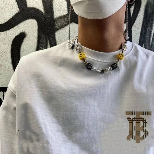 上新 Burberry 巴宝莉 25Ss Tb格子基础款印花短袖 高版本 重工 短袖T恤 顶级用料 限量发售！ 面料：250克 双纱双股用料 预缩定型 具有良好
