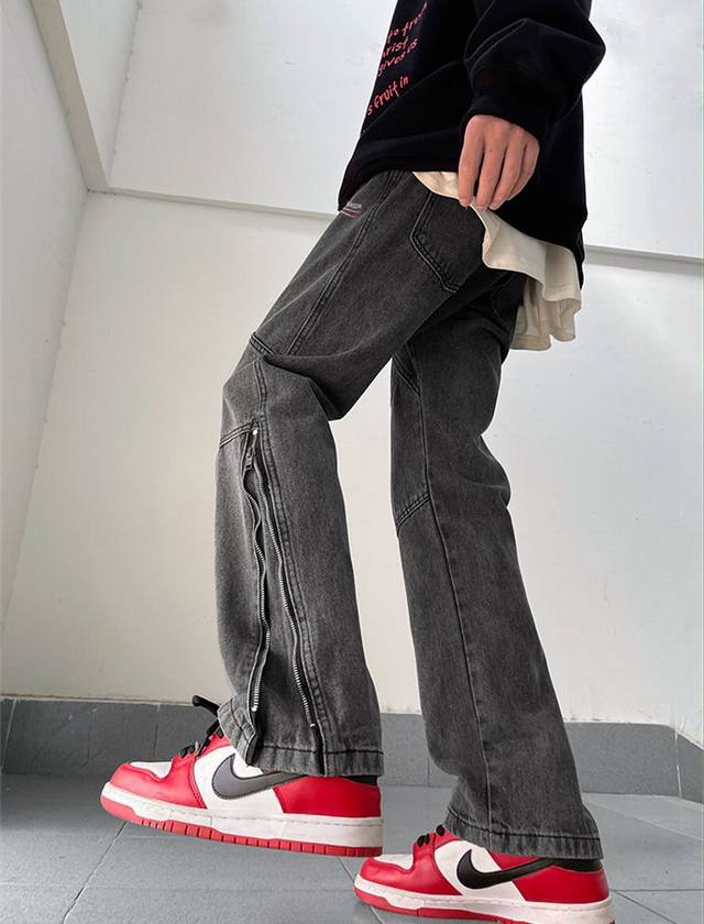 特价 只有黑色 不退不换 巴黎世家水洗拉链牛仔裤 Balenciaga巴黎世家复古直筒拉链牛仔裤 男女同款 经典可乐Logo 柜子新款 复古水洗直筒设计 满满立