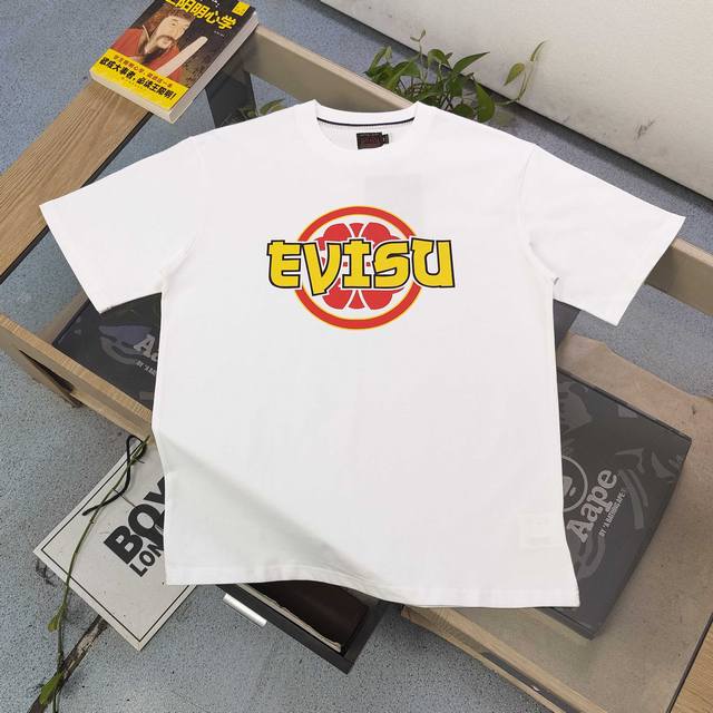 上新 款号：Ws2451 高版本 2025新款Evisu福神经典家花字母Logo图案印花休闲情侣圆领短袖T恤，经典永远不会过时、人手必备款，250G双纱纯棉不起