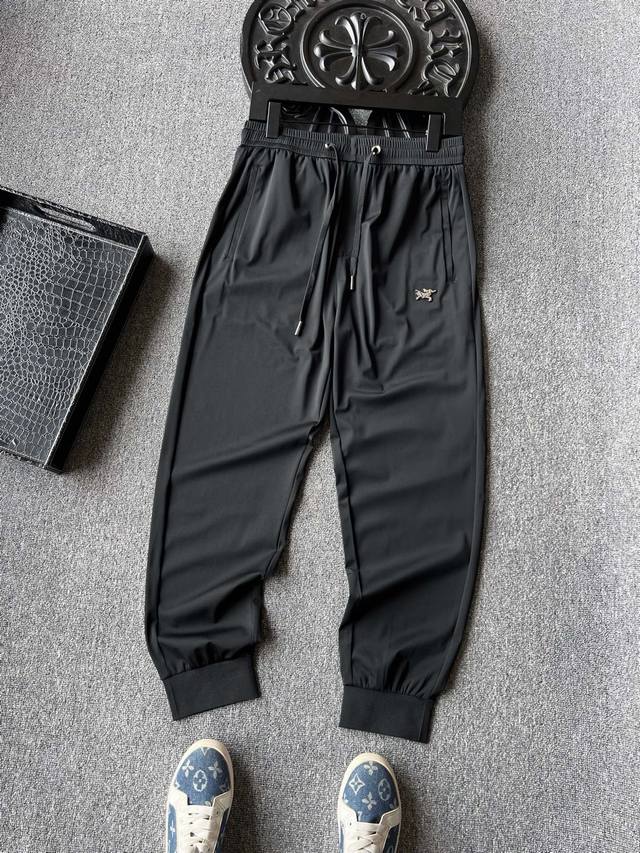 专柜顶级货！ 人气爆款！Arc'teryx 始祖鸟专柜新品冰氧蚕丝长裤！恒隆在售万元级，款号：3633 始祖鸟家今年新品冰氧天丝面料，内外层做了液氨工艺处理，久