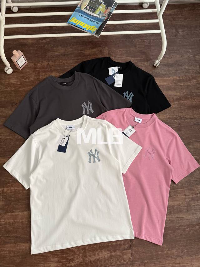 Mlb官方 男女情侣大Logo运动休闲短袖圆领时尚T恤25夏季新款Tst01。 线上400+ Mlb 顶级本版 重磅高克重纯棉面料定制定染，前面小Logo印花，