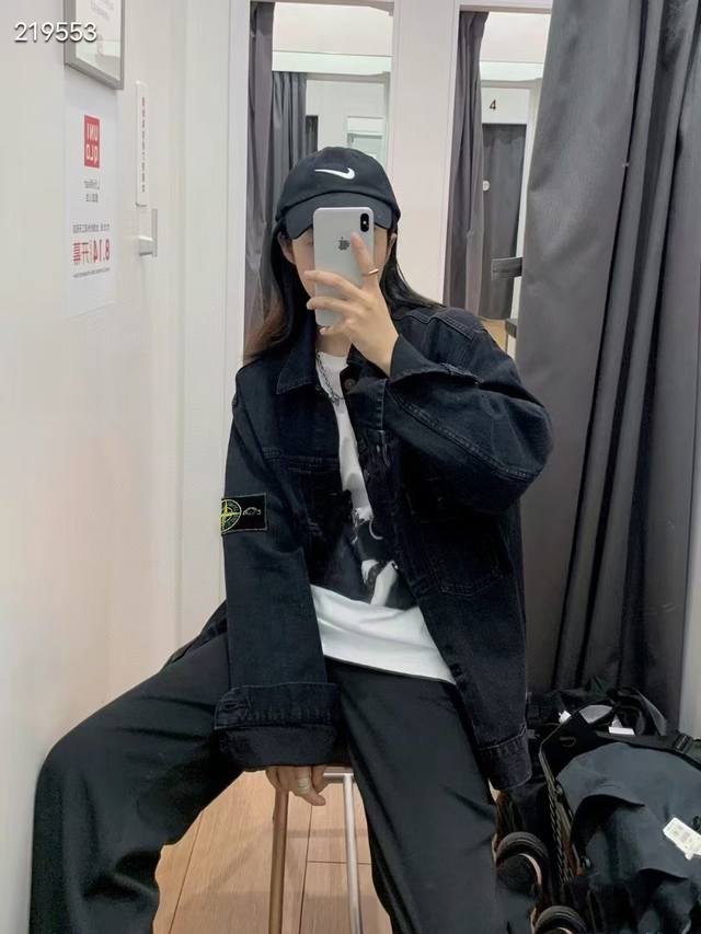 Stone Island 石头岛 春季爆款 重工三色齐发 顶版肩章情侣款牛仔衣外套 重工高克重版本 沉甸甸的分量感 采用高克重牛仔面料经过特殊的洗水工艺印花步骤