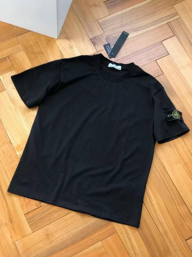 Stone Island石头岛 25Ss 新款 三色经典罗盘袖标 短袖Tee 原版40支230G精梳华棉面料，石头岛经典罗盘刺绣，亲肤舒适，垂坠有型 全套原版三