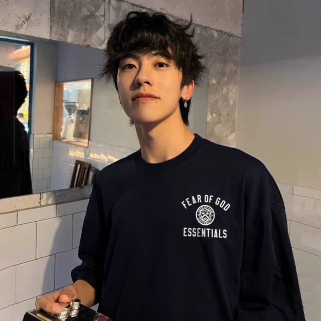 Fog Fear Of God Essentials Holiday第十季字母印花重磅高街纯棉短袖 情侣款 原版原包装好货来袭，宁波代工厂p出品，上身满满的青春