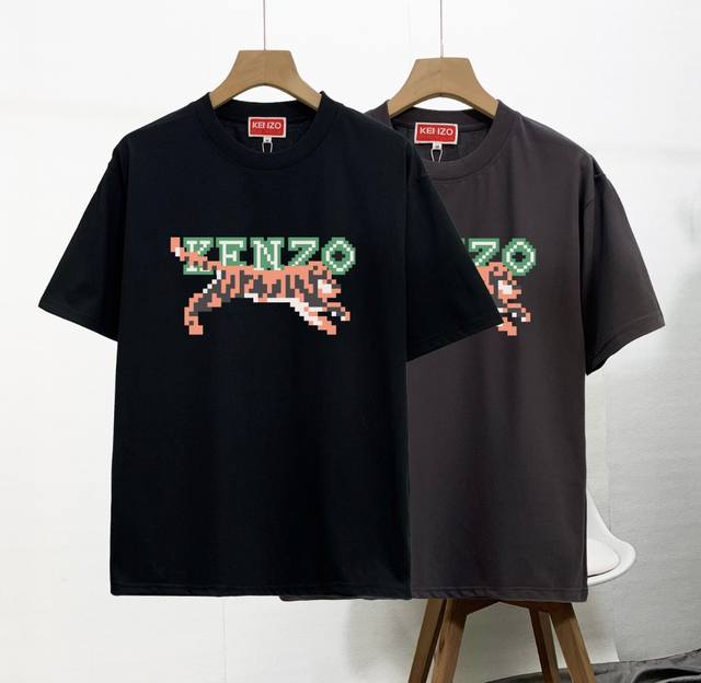 Kenzo 新款 柜子情侣款圆领短袖T恤，柜子同步 上身帅气时尚个性潮流长袖T恤！简单有个性，上身效果巨帅，打底外穿都很好看，颜色搭配也超赞的，特别定制280克