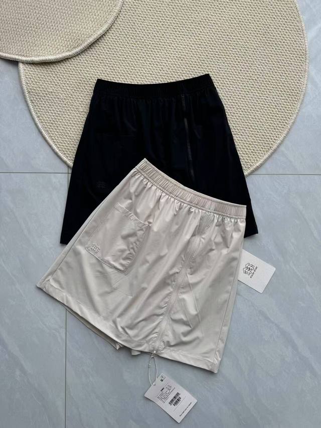 Kolon Sport可隆运动户外女子夏季短裤凉感防泼水防晒短装裙裤 这个裙子面料用的太好了！ 采用75%锦纶25%氨纶梭织面料。跟市面的“同款”完全不是一个东