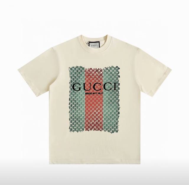 Gucci系列 专柜款复古情侣 印花短袖T落肩袖 重磅280G精梳棉材质 透气舒适 版型宽松 进口外贸级专柜印花，随意搓洗不褪色不变形。 情侣款 男女同款哦