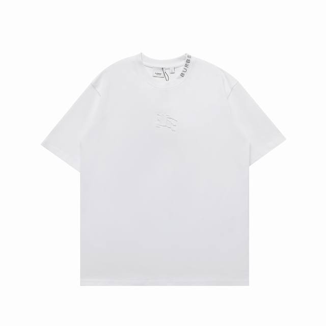 顶级复刻版本] 品名：Burberry 巴宝莉 新款领口刺绣Logo休闲圆领短袖T恤 款号：328 尺码：S-Xl 颜色：黑色 白色 面料: 定制280G重磅双
