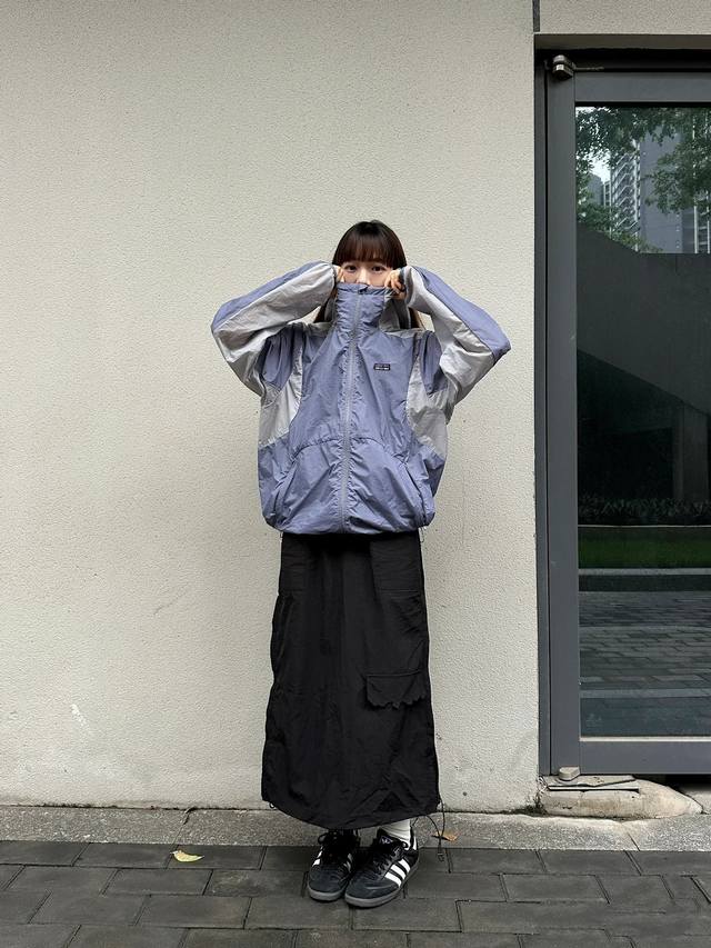 patagonia 巴塔哥尼亚户外轻薄拼色解构防晒服皮肤衣 巴塔哥尼亚夏季户外新品皮肤衣推荐 拼接解构设计 更具时尚感 面料为85%锦纶 15%涤纶成分 柔软舒