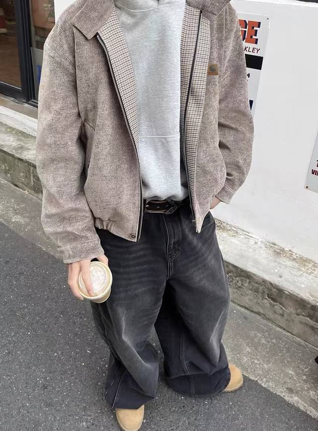 Carhartt 2025Fw 卡哈特铜氨触感树纹肌理千鸟格内里哈灵顿夹克外套 卡哈特2025年春季首发 随着复古回潮 哈灵顿再次回到巅峰 优化了传统呆板的版型
