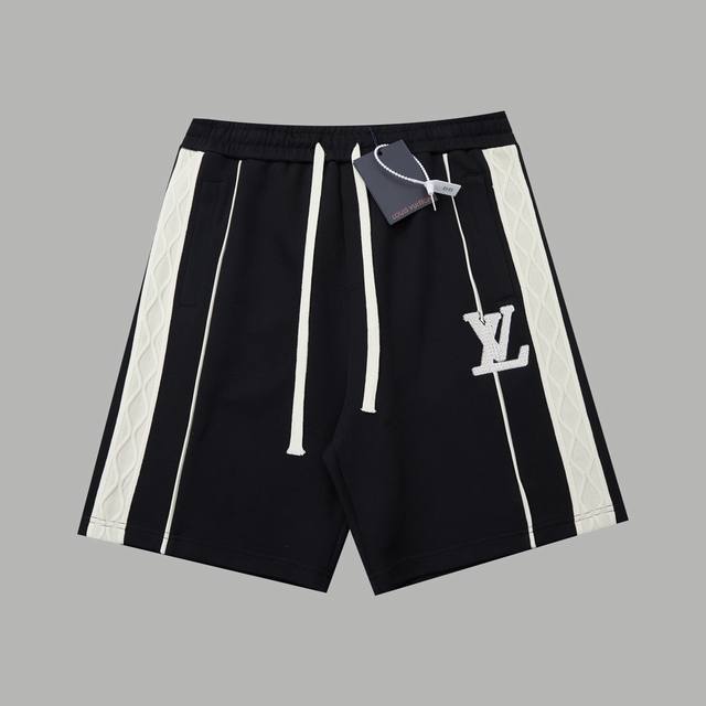 高版本 Lv 路易 2025Ss新款短裤 织带拼接刺绣字母短裤 轻奢主义 男女日常通勤穿搭必备单品 正确版本 欢迎对比 详细特征 采用380克纯棉健康布面料 进