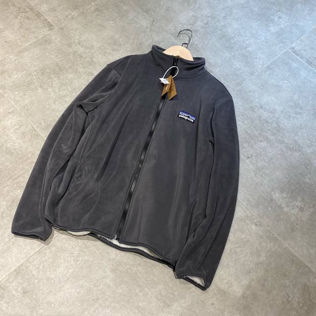 patagonia巴塔哥尼亚 加厚刺绣羊羔绒摇粒绒高品质毛毛立领厚实奥粒绒短款棉服外套情侣款 Color: 碳灰色 Size: M-Xl M 肩宽45 胸围11