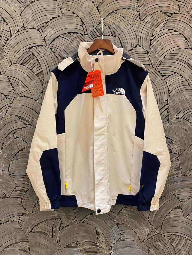 Tnf北面 高品质牛津布软壳冲锋衣双层夹克内里灯芯绒面料连帽可拆卸抽绳防风登山外套情侣款 Color: 杏色 Size: M-Xl M 肩宽46 胸围112 衣