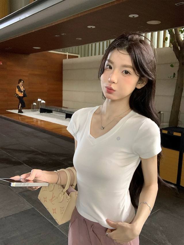 露露乐檬 一包两件 纯棉冰丝 可随意搭配颜色码子 基础款短袖Tee就是衣橱的Bi备啊实穿佰搭派选手，各种穿搭都能驾驭高质感水柔棉耐洗耐穿，舒适不束缚 多色可选哦