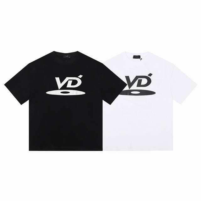 Vujade 光盘Dvd字母印花重磅高街短袖情侣款 Ins爆款来袭，今年韩国爆火小众很有格调的牌子，一款符合外穿的顶时髦气质款，潮咖男女内搭外穿真的高级感满满精