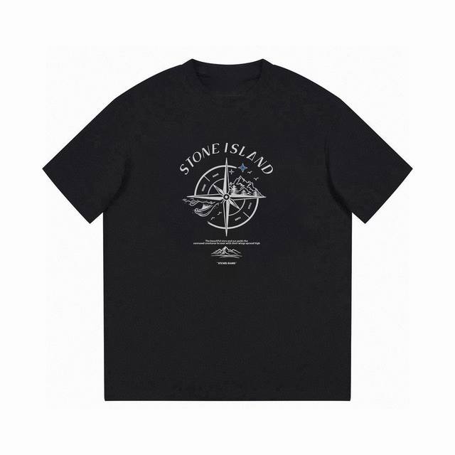 高品质石头岛2025早春最新系列！胸前印花Logo大牌感十足！高端大气完美演绎，经典圆领不挑人版型上身巨显瘦 面料采用230克纯棉面料，保证舒适性同时透气冰爽的